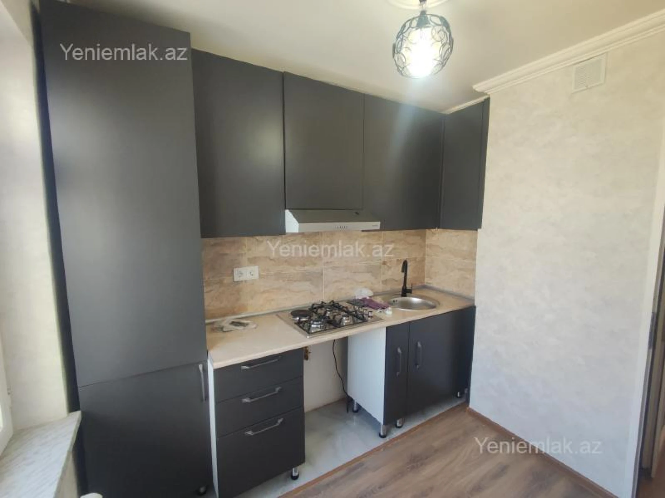 Satılır 2 otaqlı köhnə tikili 60 m²