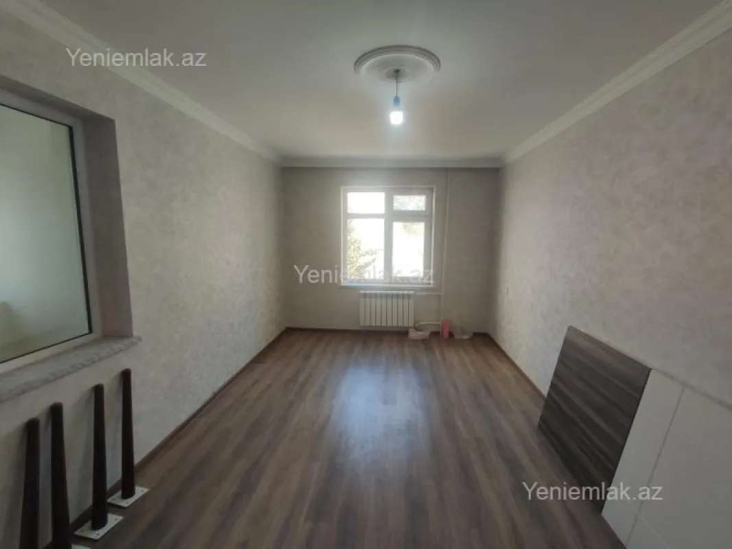 Satılır 2 otaqlı köhnə tikili 60 m²