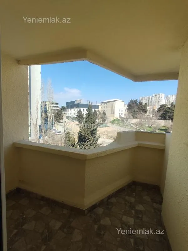 Satılır 2 otaqlı köhnə tikili 60 m²