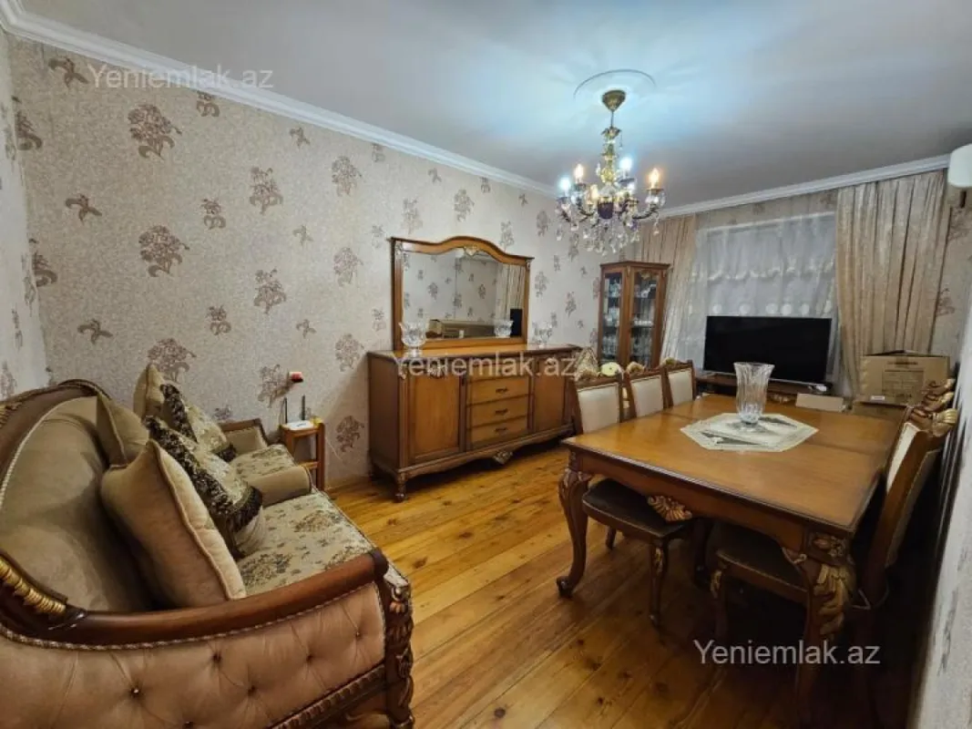 Satılır 2 otaqlı köhnə tikili 55 m²