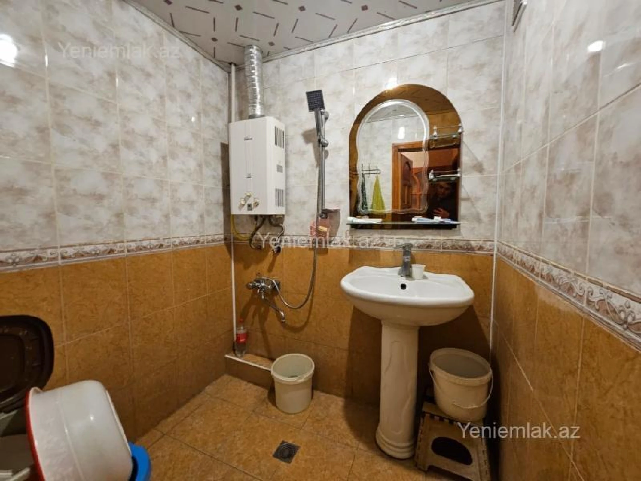 Satılır 2 otaqlı köhnə tikili 55 m²