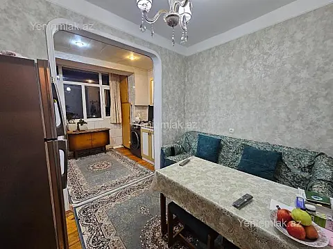 Satılır 2 otaqlı köhnə tikili 55 m²
