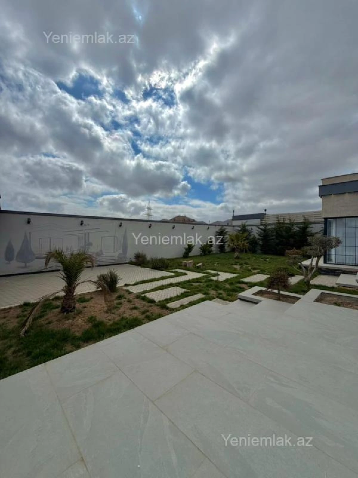 Satılır 4 otaqlı həyət evi 200 m²