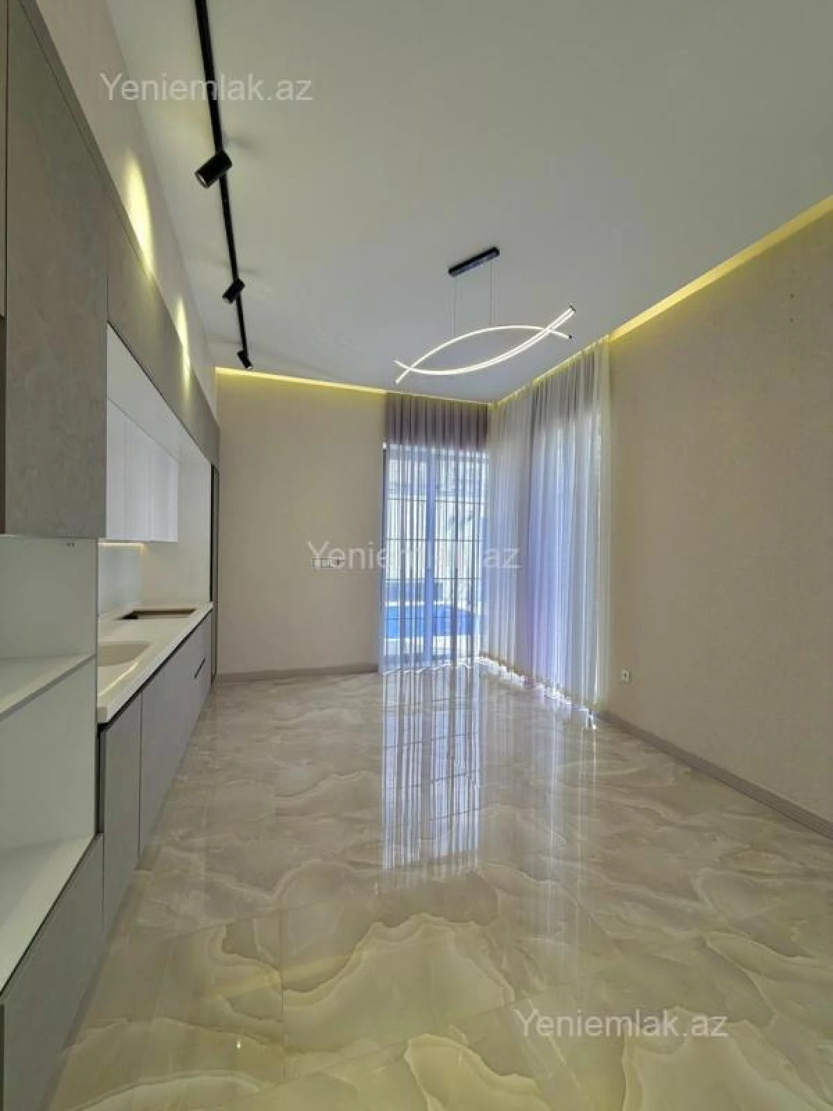Satılır 4 otaqlı həyət evi 200 m²