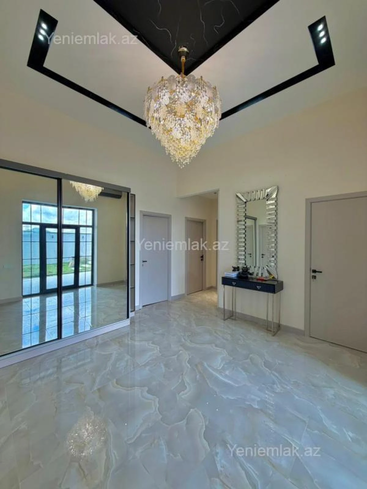 Satılır 4 otaqlı həyət evi 200 m²