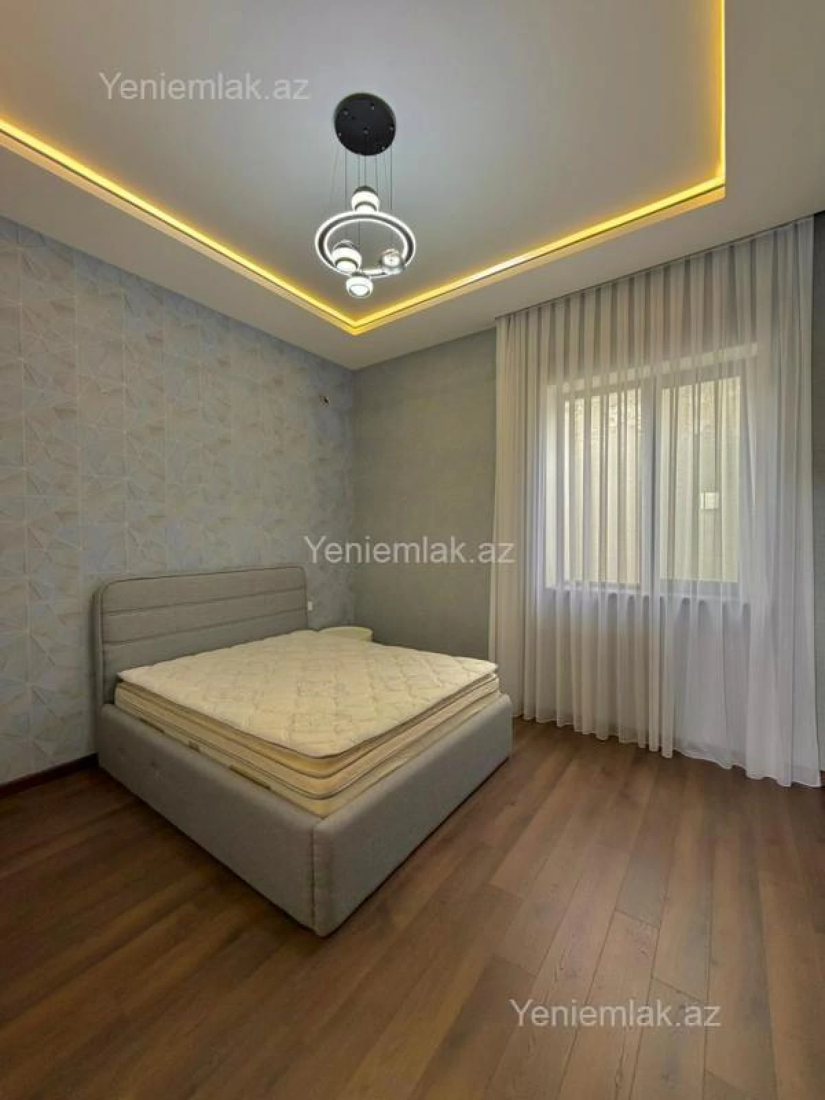 Satılır 4 otaqlı həyət evi 200 m²