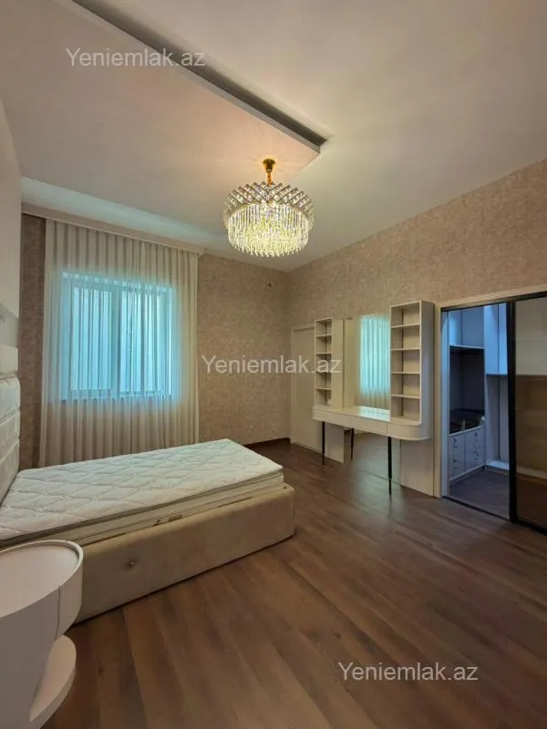 Satılır 4 otaqlı həyət evi 200 m²