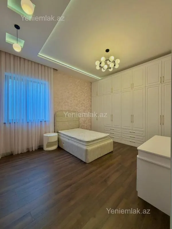 Satılır 4 otaqlı həyət evi 200 m²