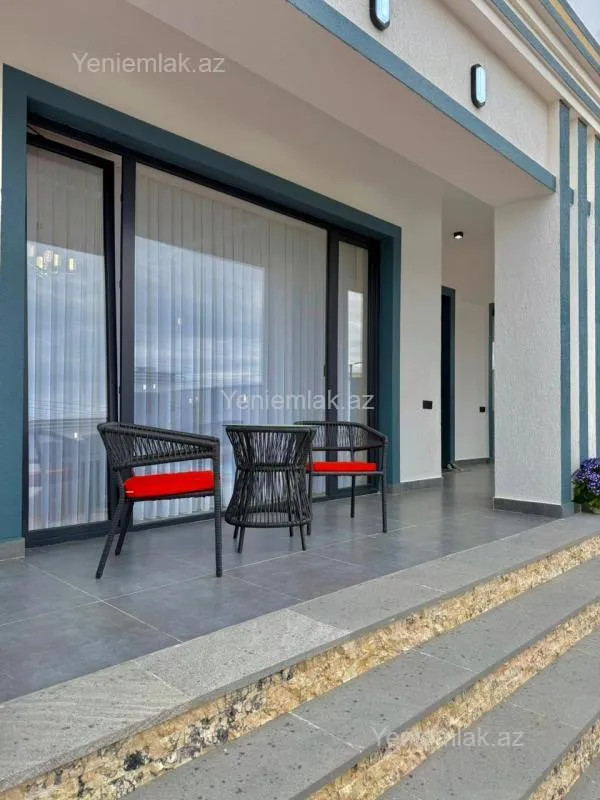 Satılır 4 otaqlı həyət evi 180 m²