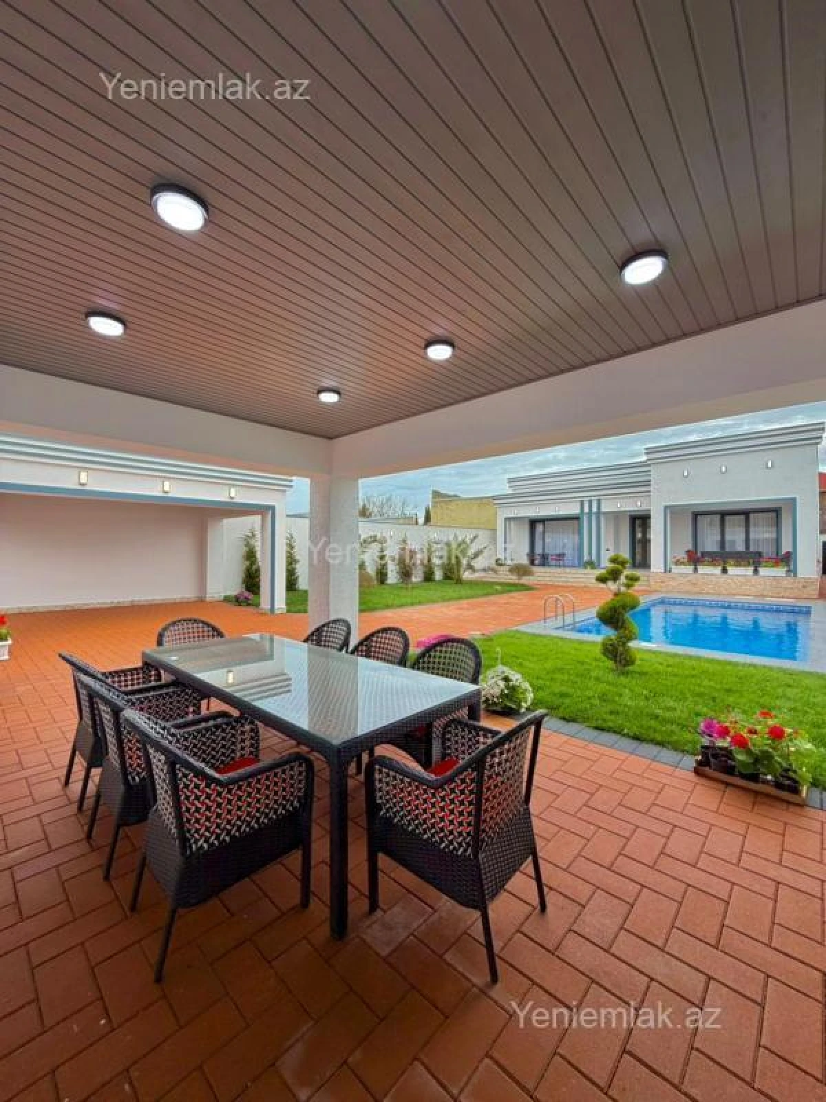 Satılır 4 otaqlı həyət evi 180 m²