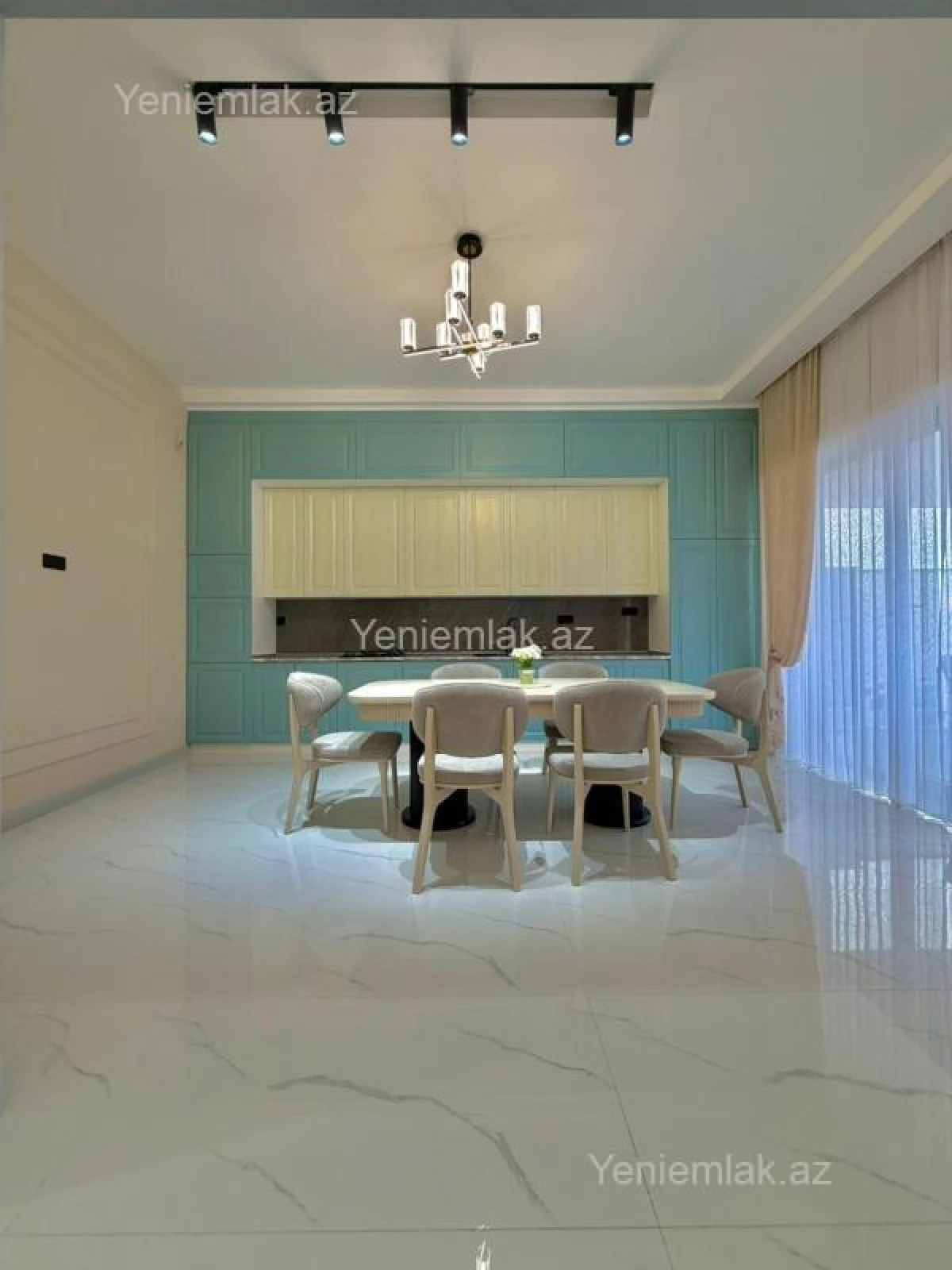 Satılır 4 otaqlı həyət evi 180 m²