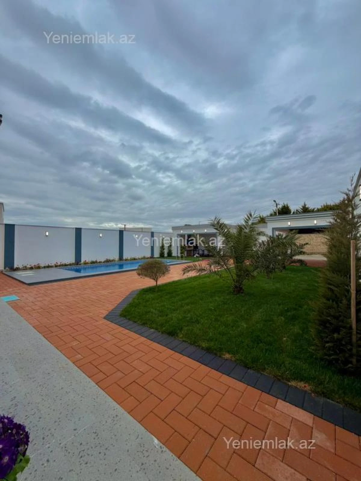 Satılır 4 otaqlı həyət evi 180 m²