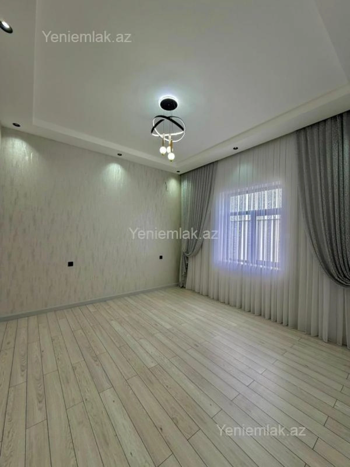 Satılır 4 otaqlı həyət evi 180 m²