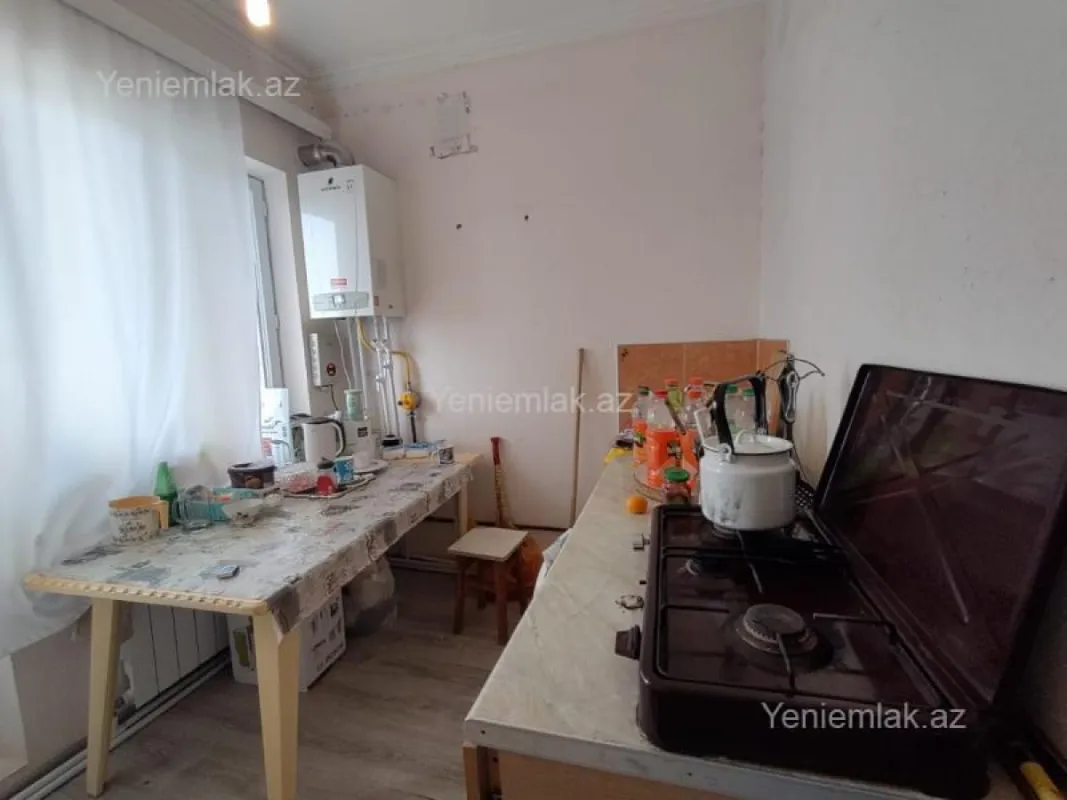 Satılır 1 otaqlı köhnə tikili 40 m²