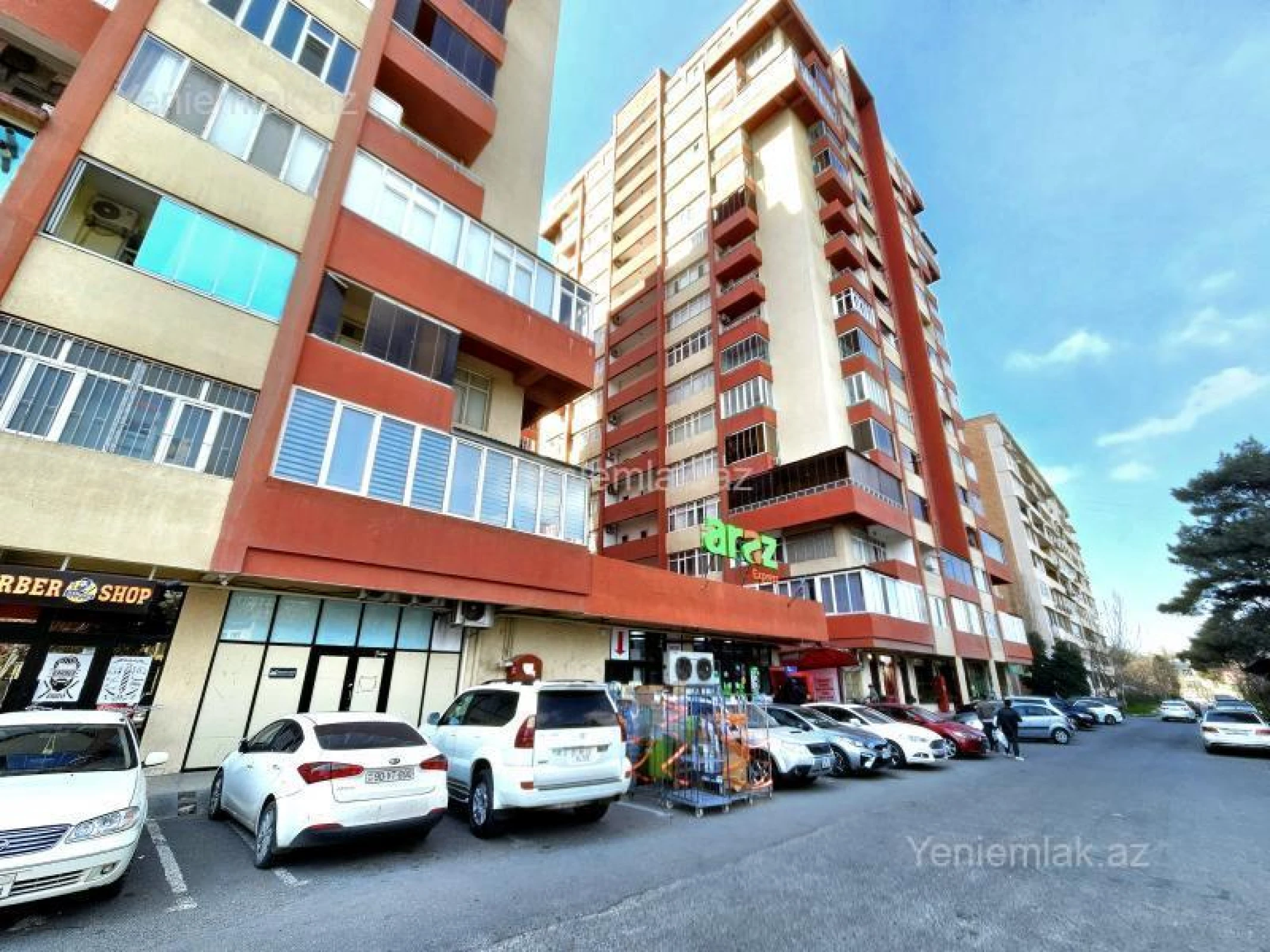 Satılır 3 otaqlı yeni tikili 135.5 m²