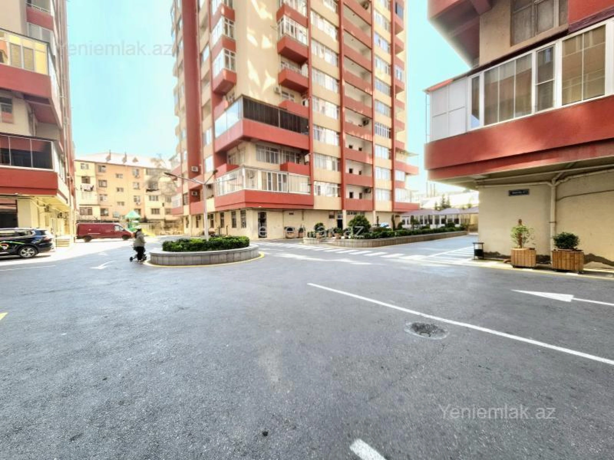 Satılır 3 otaqlı yeni tikili 135.5 m²