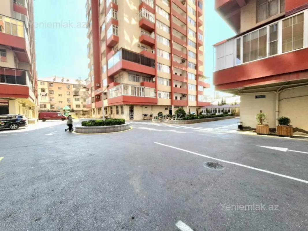 Satılır 3 otaqlı yeni tikili 135.5 m²