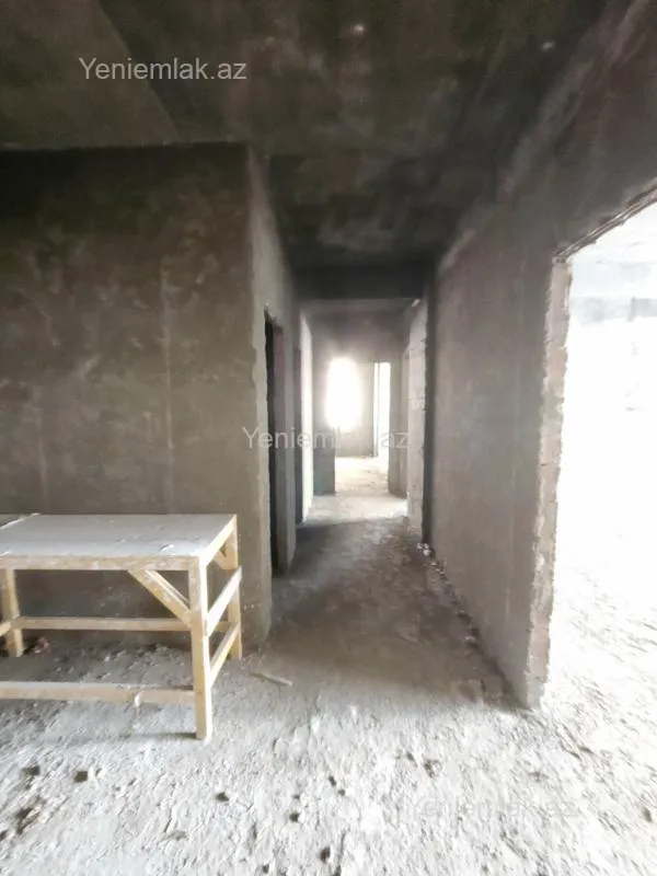 Satılır 3 otaqlı yeni tikili 135.5 m²