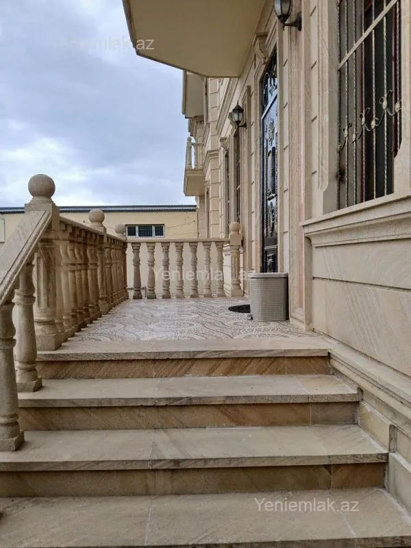 Satılır 6 otaqlı həyət evi 250 m²
