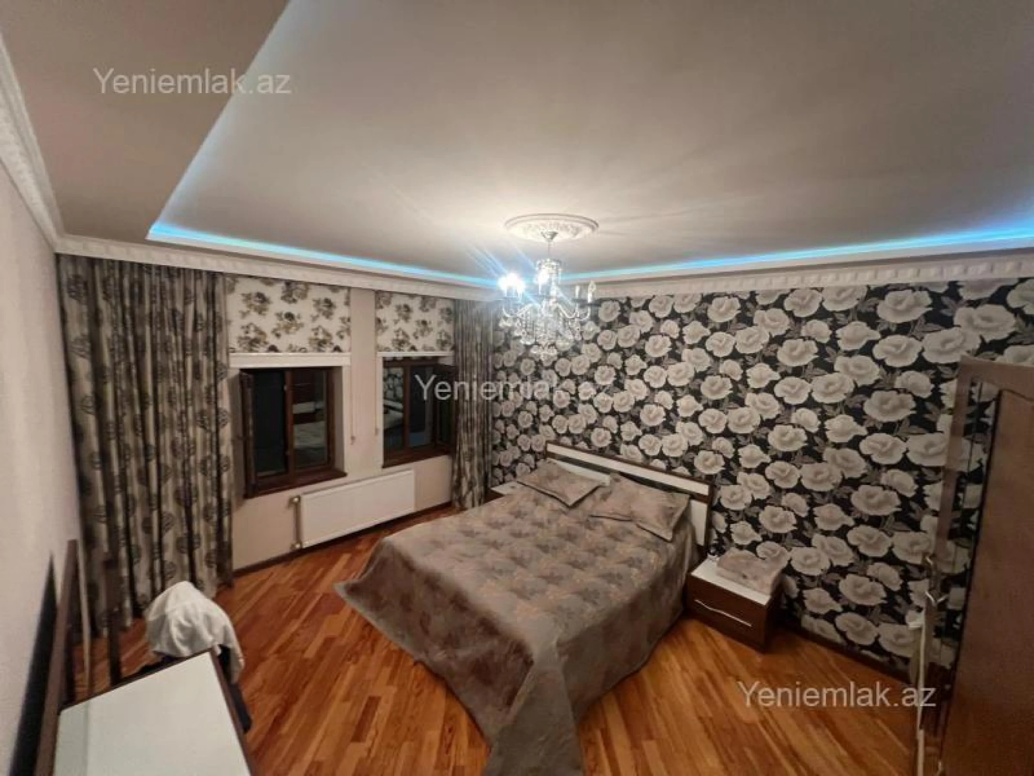 Satılır 6 otaqlı həyət evi 250 m²