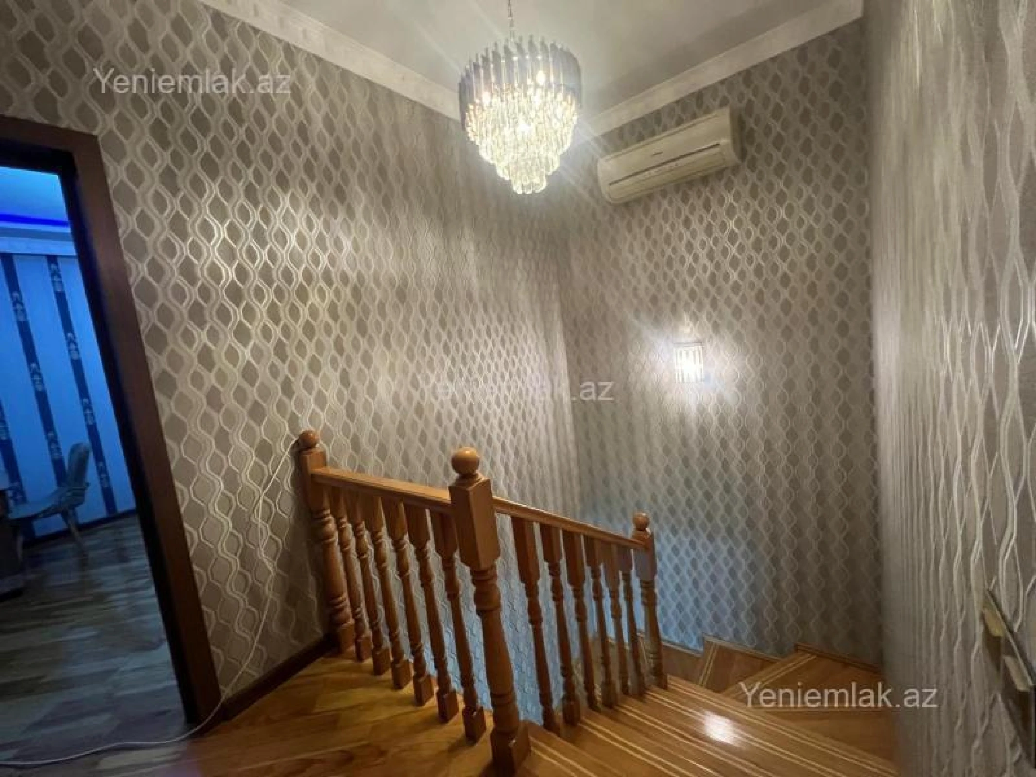 Satılır 6 otaqlı həyət evi 250 m²