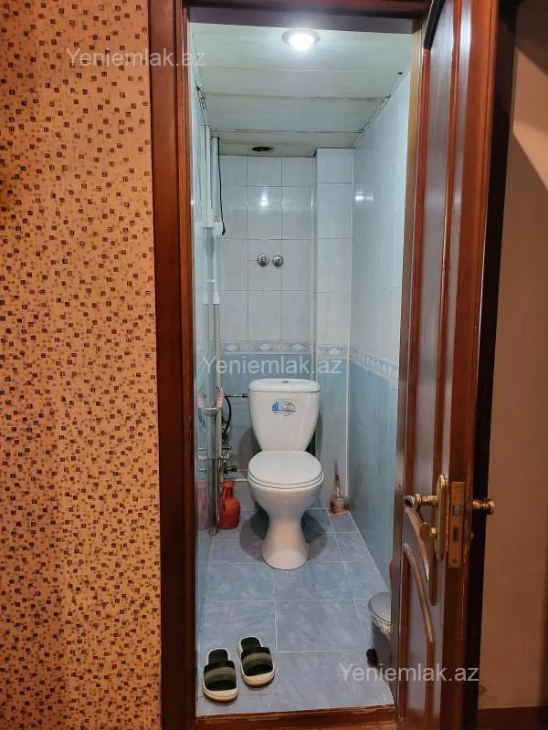 Satılır 4 otaqlı köhnə tikili 100 m²