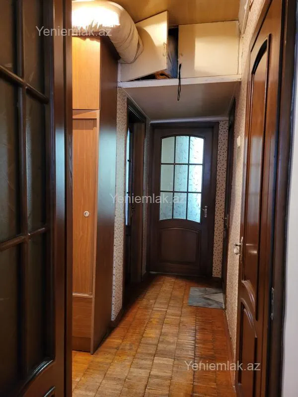 Satılır 4 otaqlı köhnə tikili 100 m²