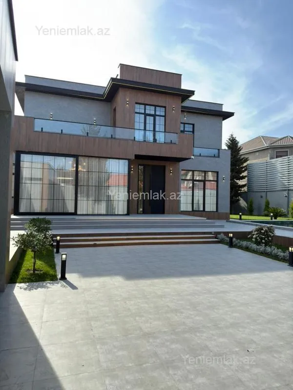 Satılır 5 otaqlı həyət evi 300 m²