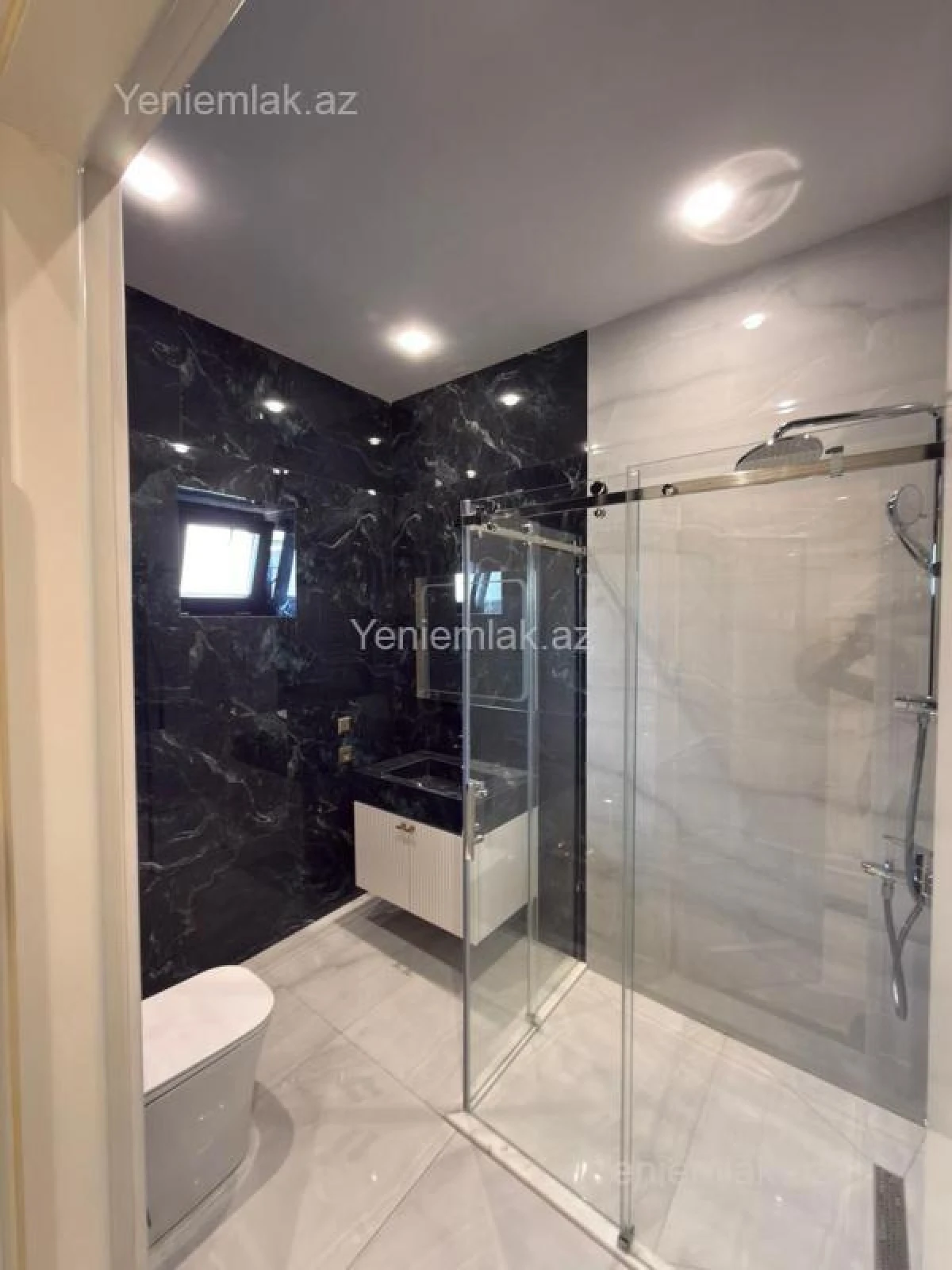 Satılır 5 otaqlı həyət evi 300 m²