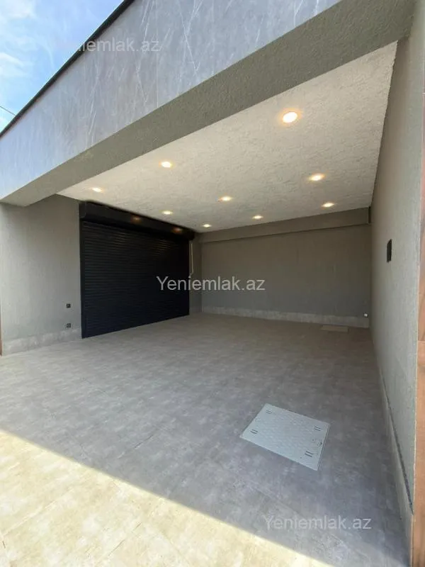 Satılır 5 otaqlı həyət evi 300 m²