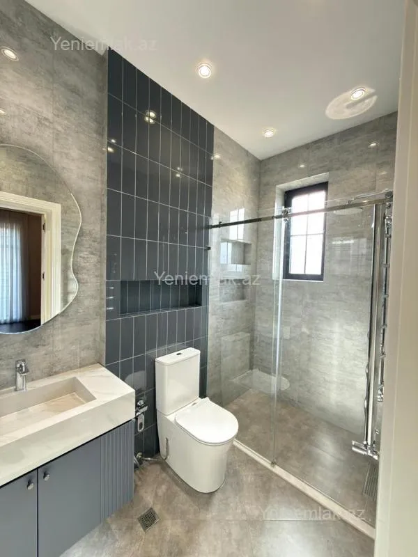 Satılır 5 otaqlı həyət evi 300 m²