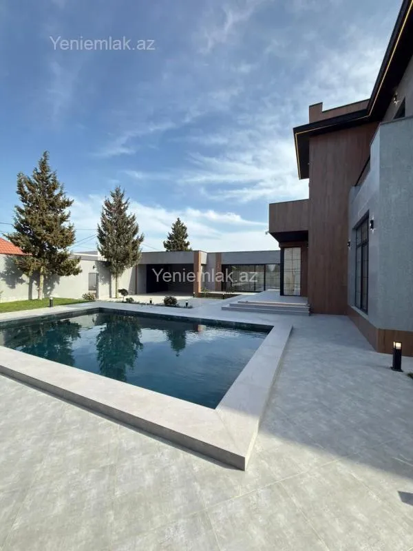 Satılır 5 otaqlı həyət evi 300 m²