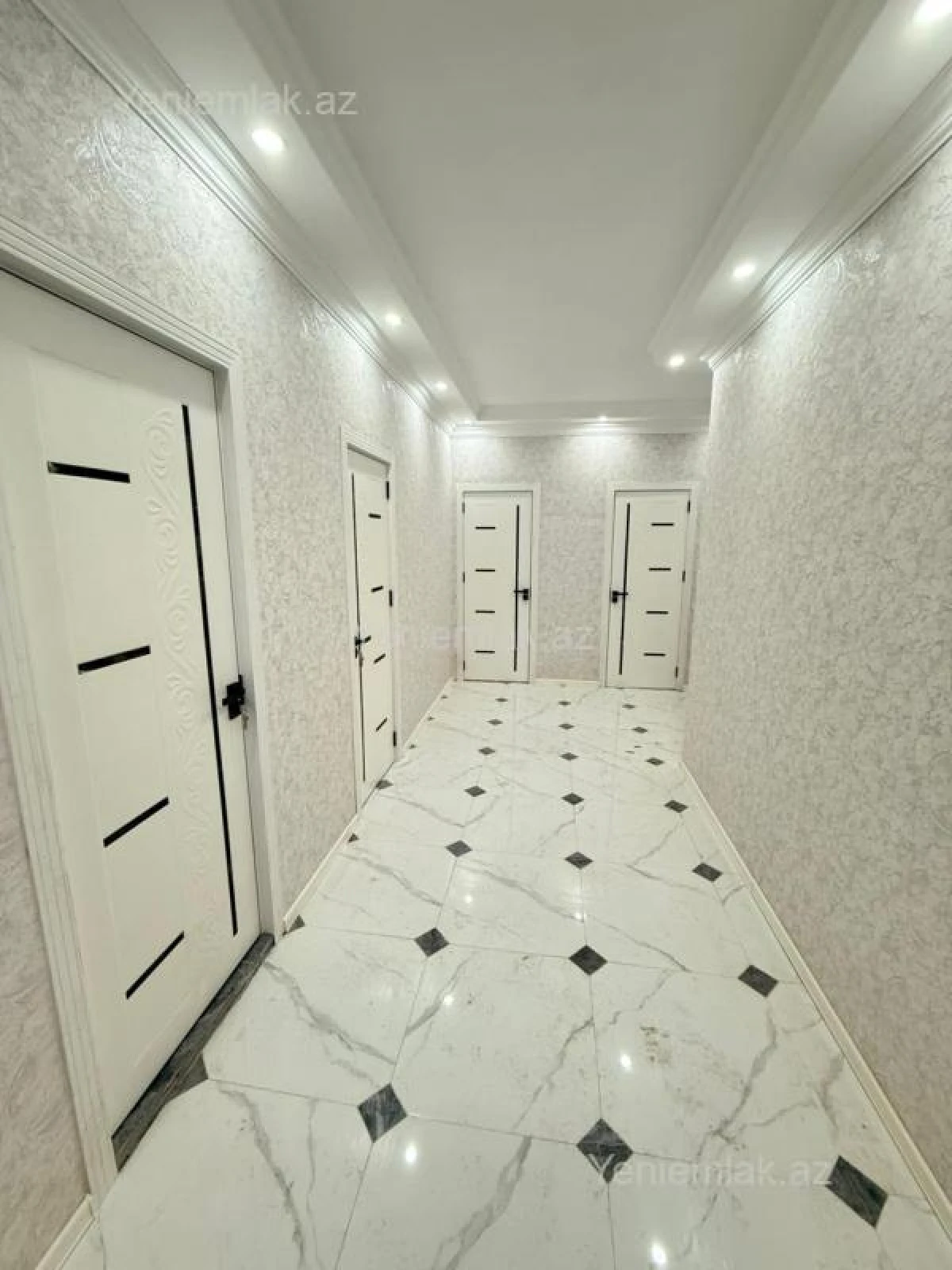 Satılır 3 otaqlı yeni tikili 80 m²