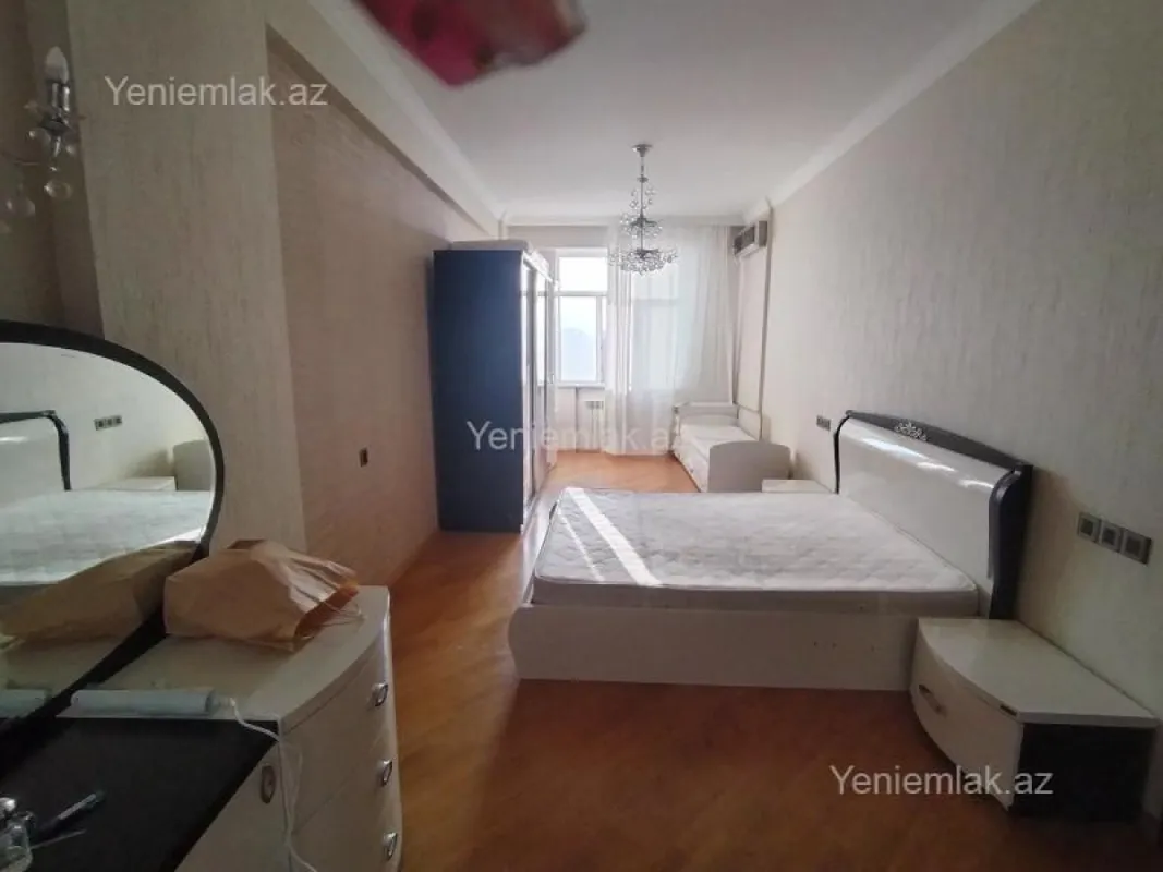 Satılır 2 otaqlı yeni tikili 95 m²