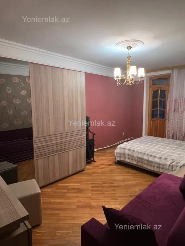 Satılır 3 otaqlı köhnə tikili 80 m²
