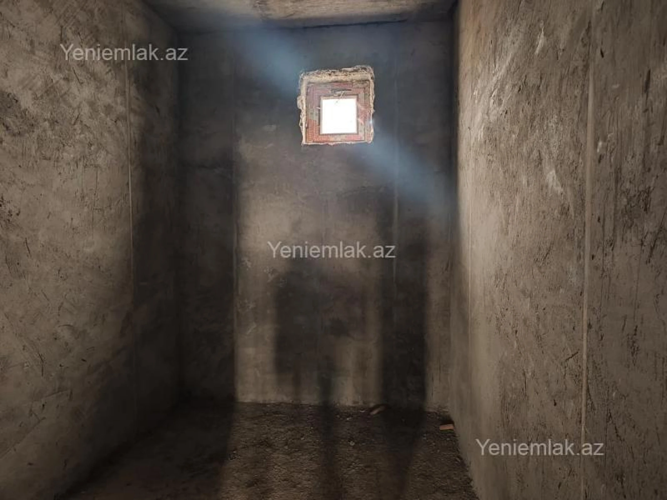 Satılır 9 otaqlı həyət evi 450 m²