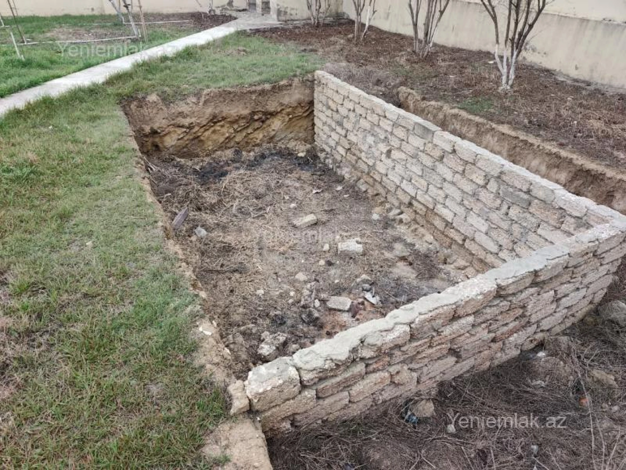 Satılır 9 otaqlı həyət evi 450 m²