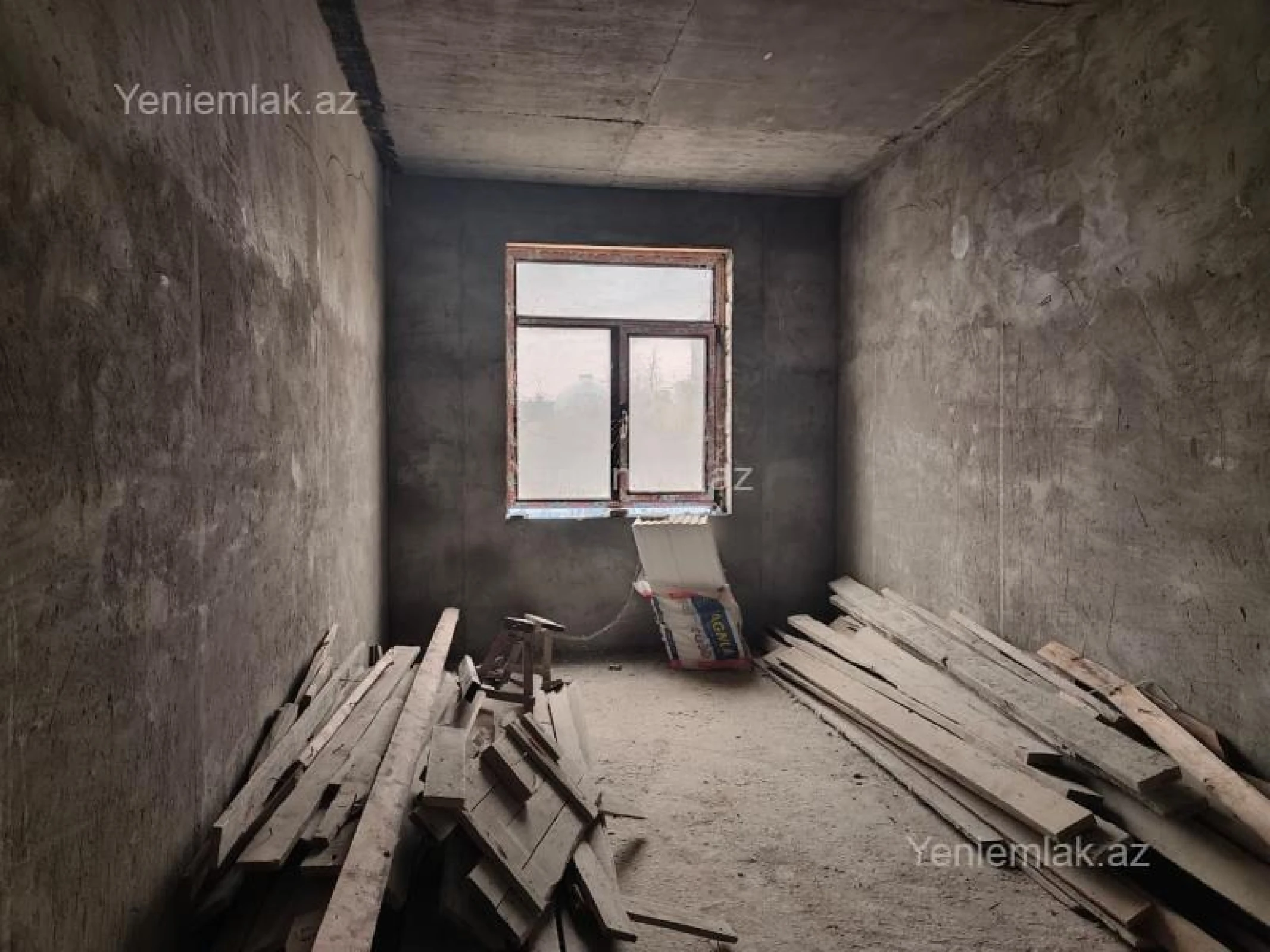 Satılır 9 otaqlı həyət evi 450 m²