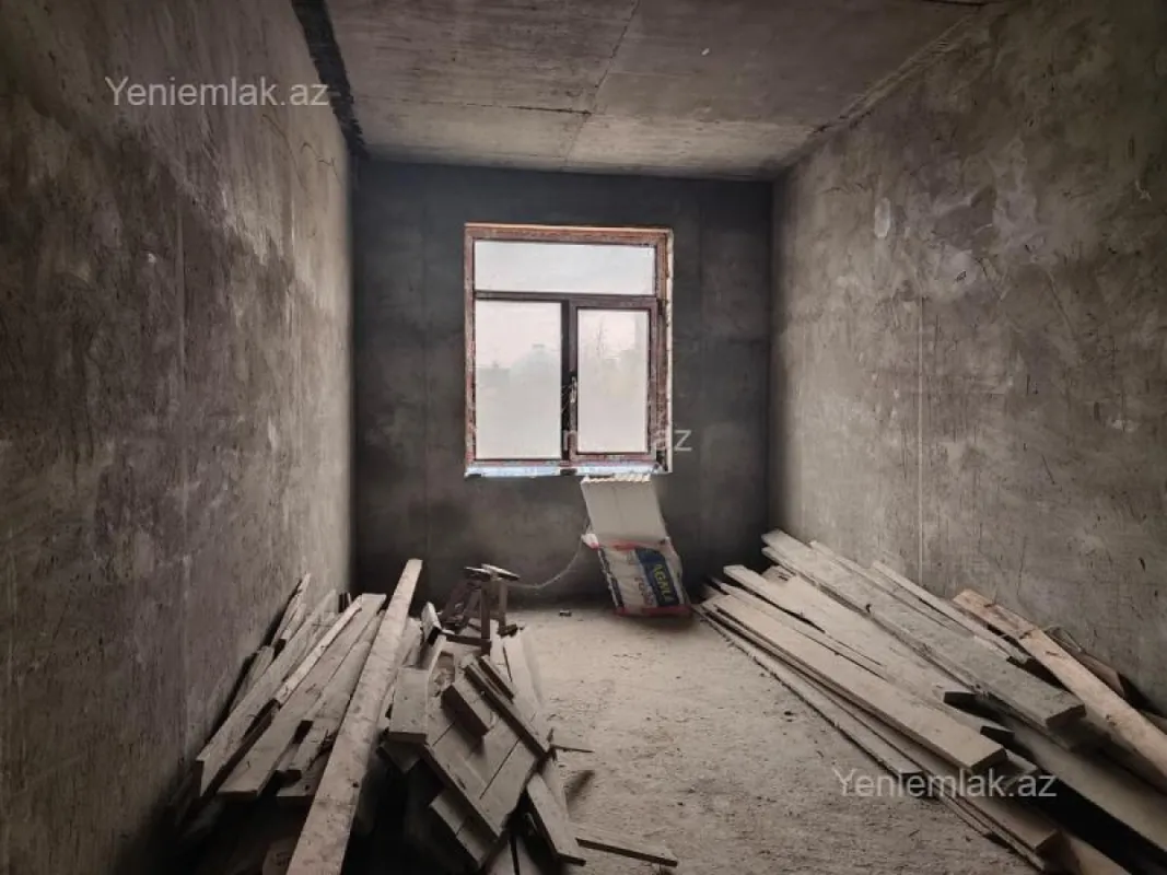 Satılır 9 otaqlı həyət evi 450 m²