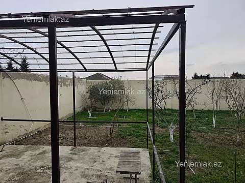 Satılır 9 otaqlı həyət evi 450 m²