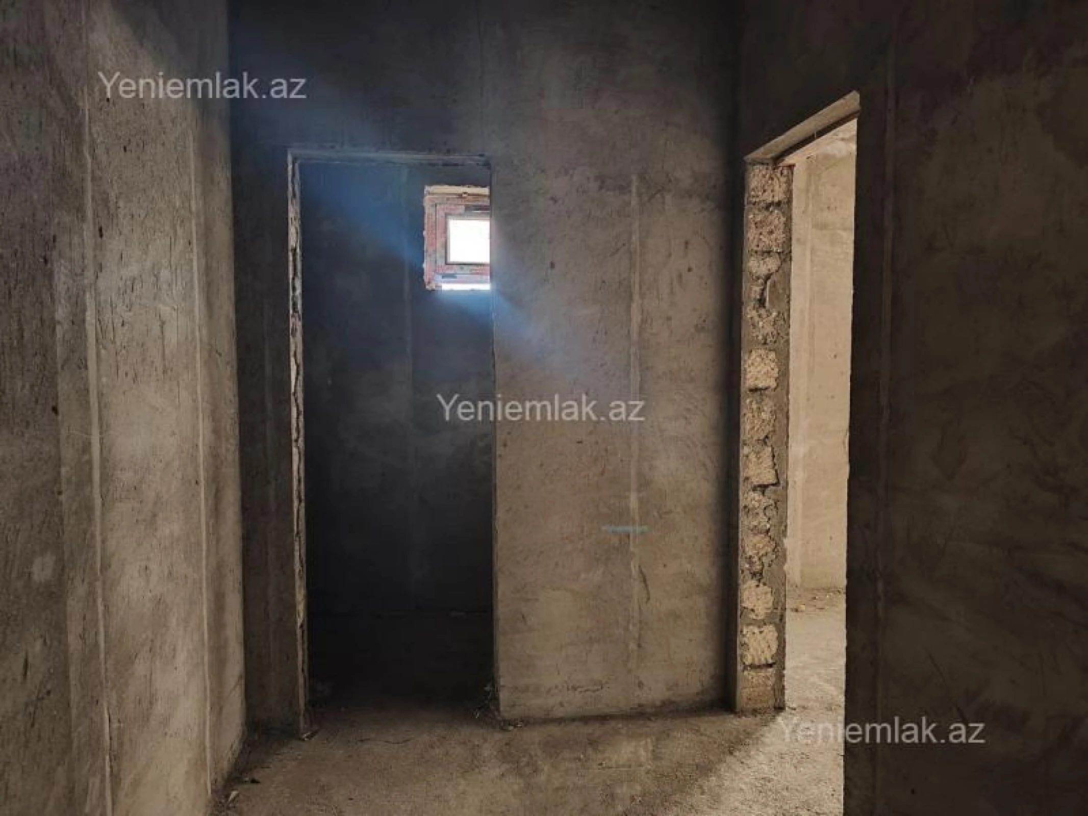 Satılır 9 otaqlı həyət evi 450 m²