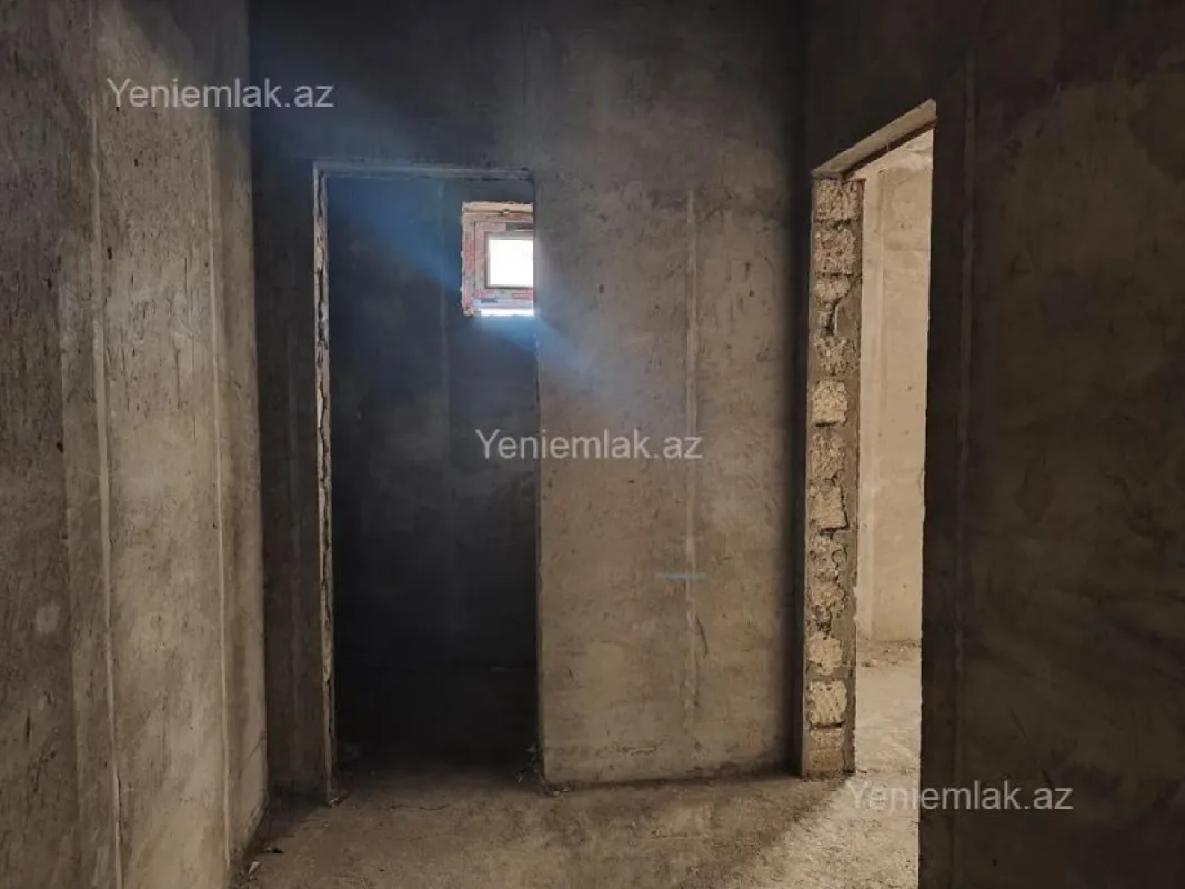 Satılır 9 otaqlı həyət evi 450 m²