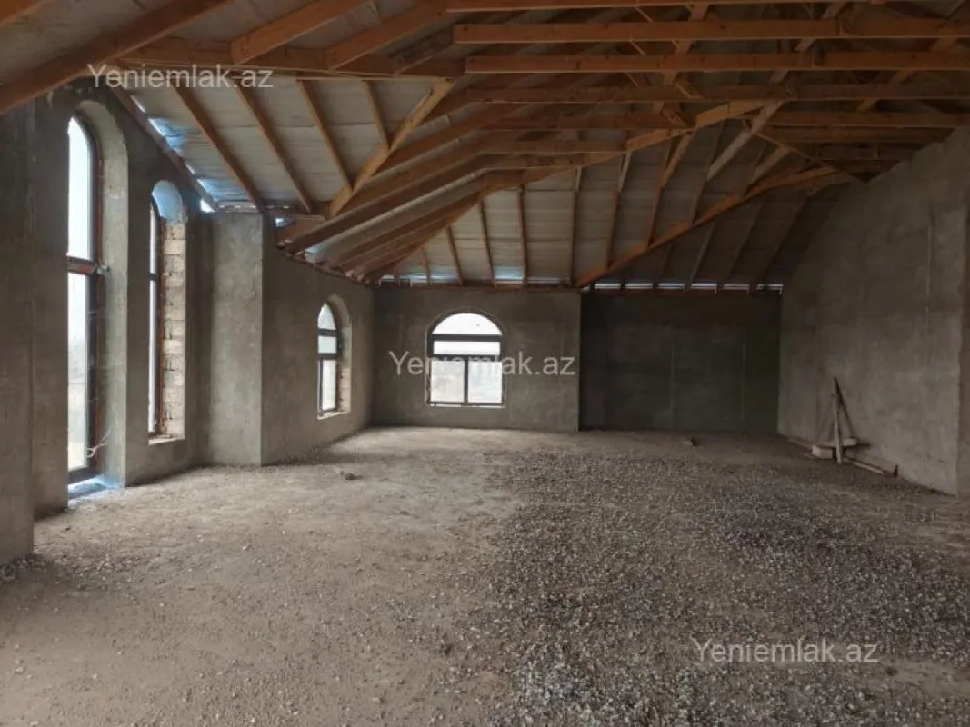 Satılır 9 otaqlı həyət evi 450 m²