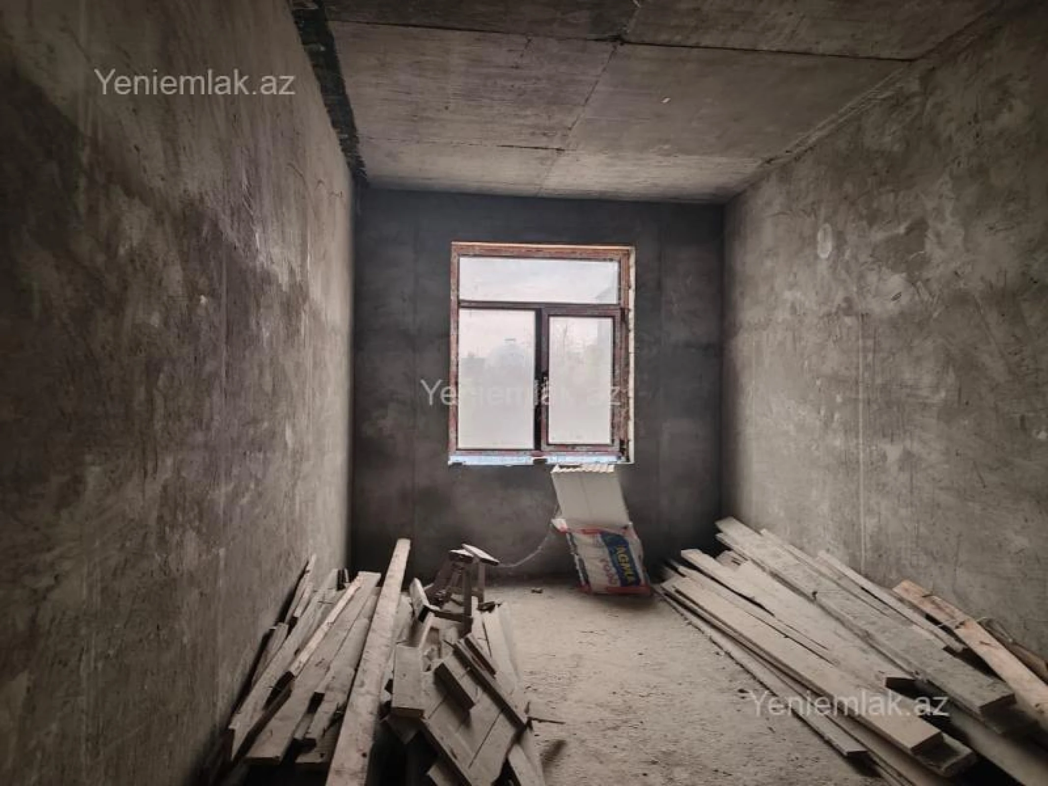 Satılır 9 otaqlı həyət evi 450 m²