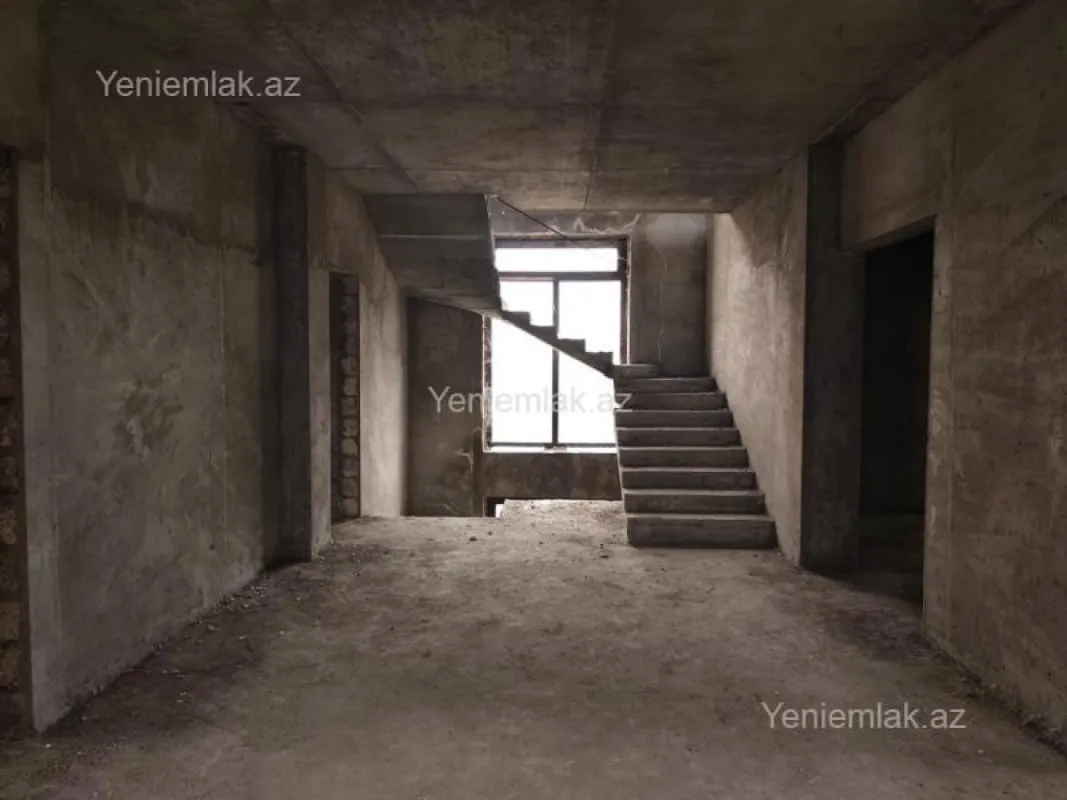 Satılır 9 otaqlı həyət evi 450 m²