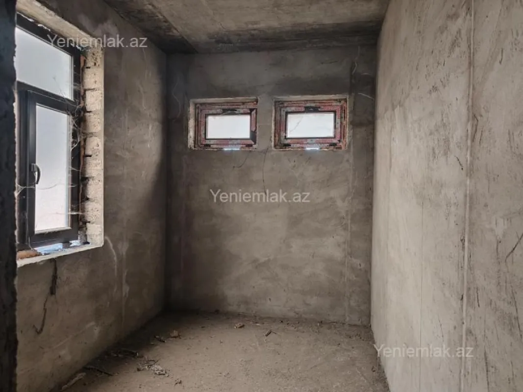 Satılır 9 otaqlı həyət evi 450 m²