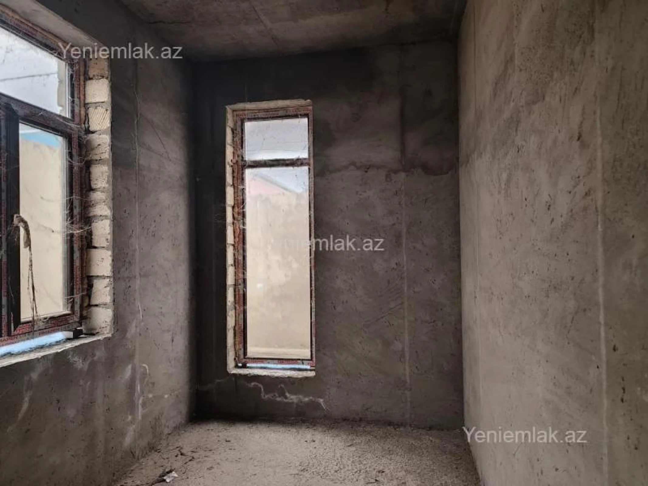 Satılır 9 otaqlı həyət evi 450 m²