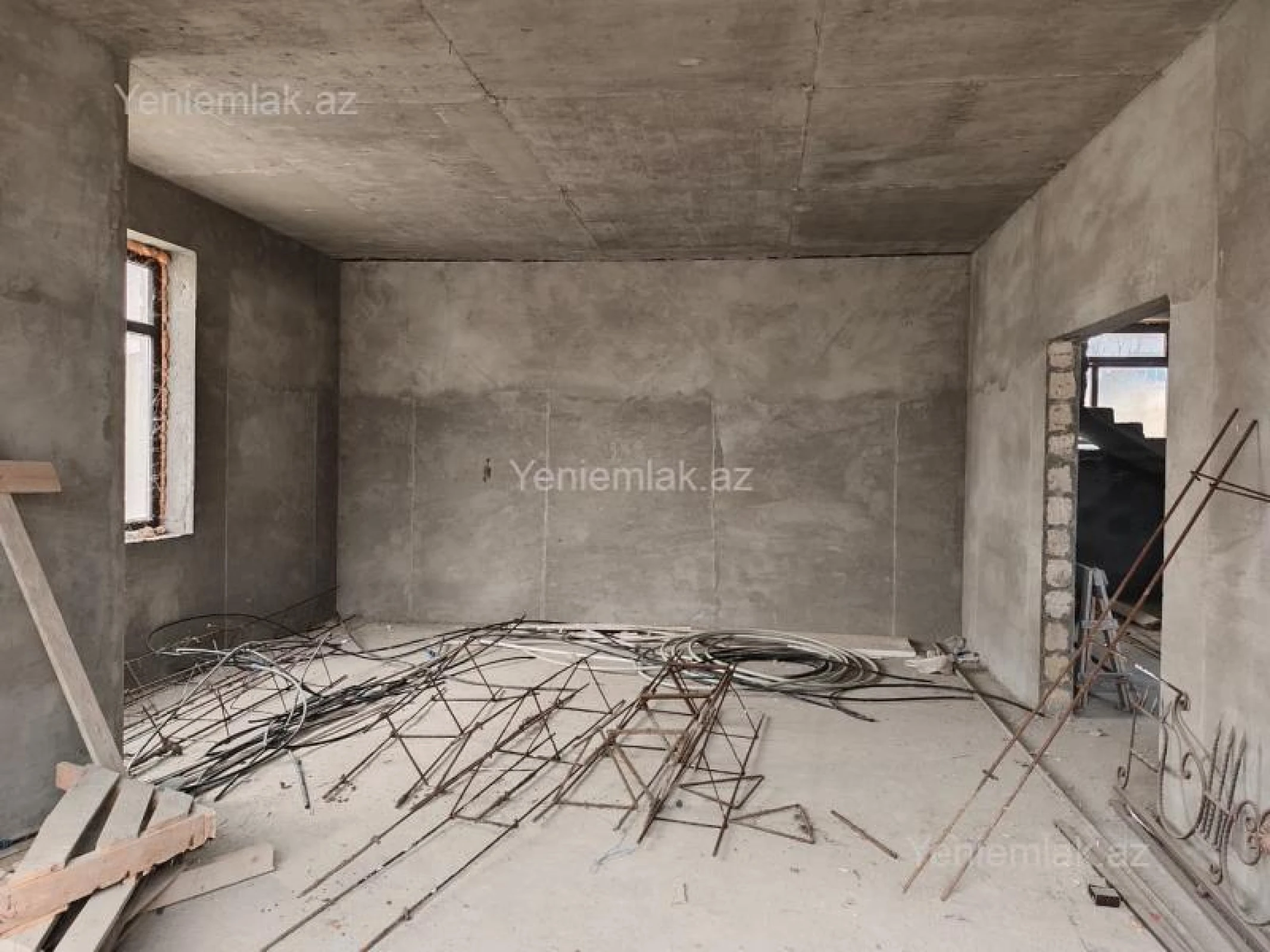 Satılır 9 otaqlı həyət evi 450 m²