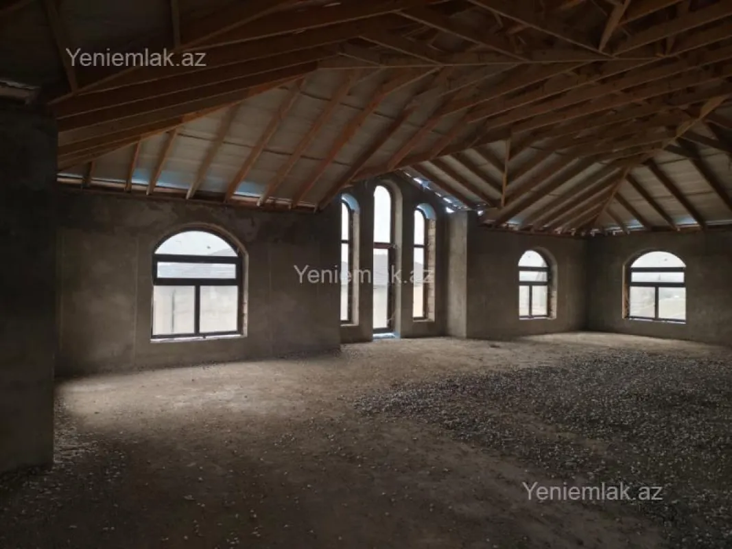 Satılır 9 otaqlı həyət evi 450 m²