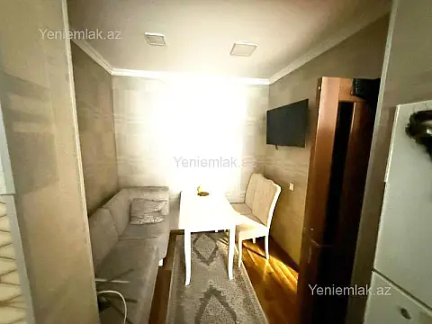 Satılır 3 otaqlı köhnə tikili 55 m²